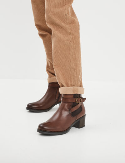 Bottines avec boucles en cuir marron femme