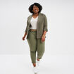 Pantalon chino cigarette ceinturé coton vert kaki femme grande taille