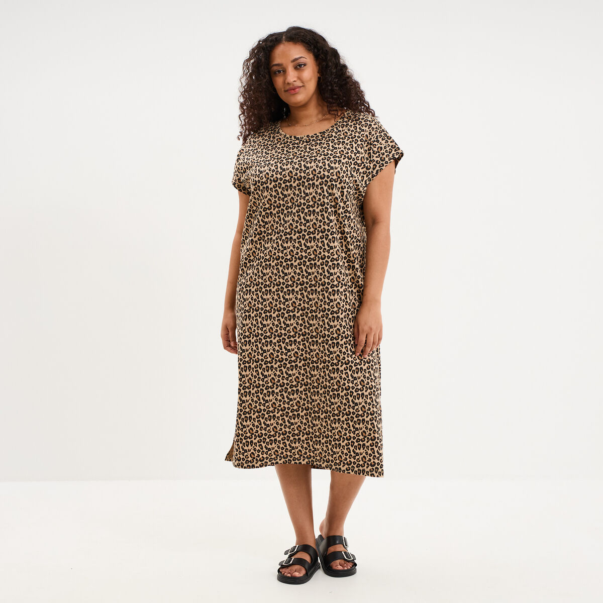 Robe courte droite manches courtes sable femme grande taille