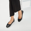Ballerines vernies plates avec noeud noir femme
