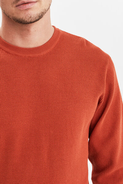 Pull avec col rond à relief orange foncé homme