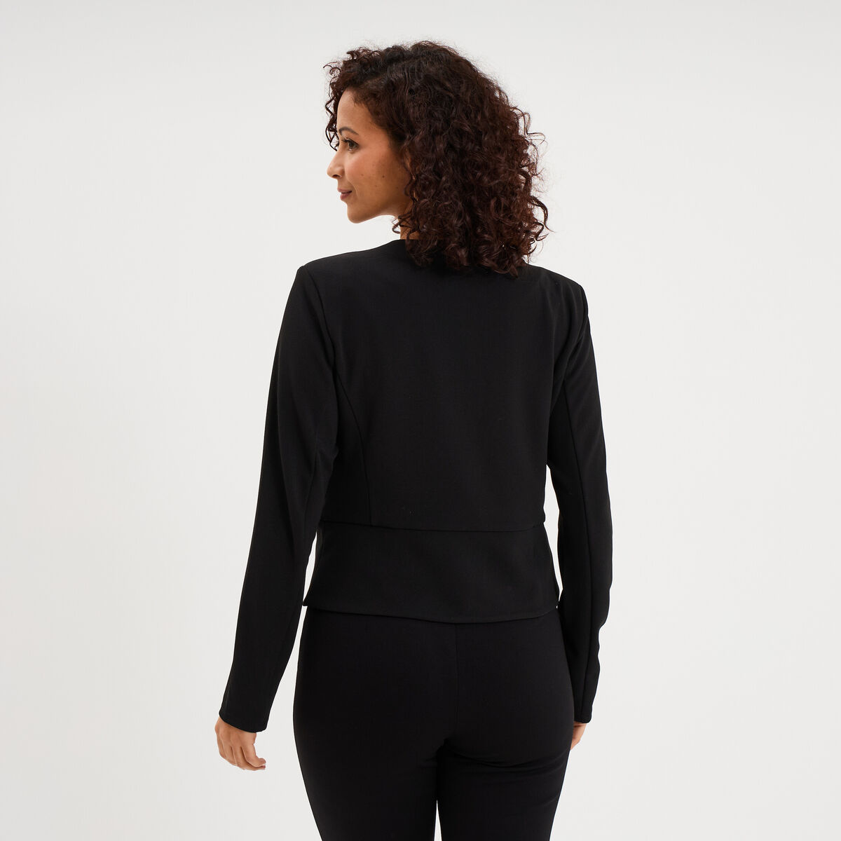 Veste courte zipp&eacute;e ajust&eacute;e noir femme