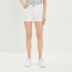 Short skinny 5 poches en jean blanc femme
