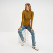 Pull ajust&eacute; c&ocirc;tel&eacute; col montant vert olive femme