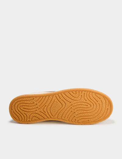 Baskets &agrave; lacets semelle plate marron clair homme