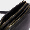 Sac en bandouli&egrave;re d&eacute;tail foulard noir femme