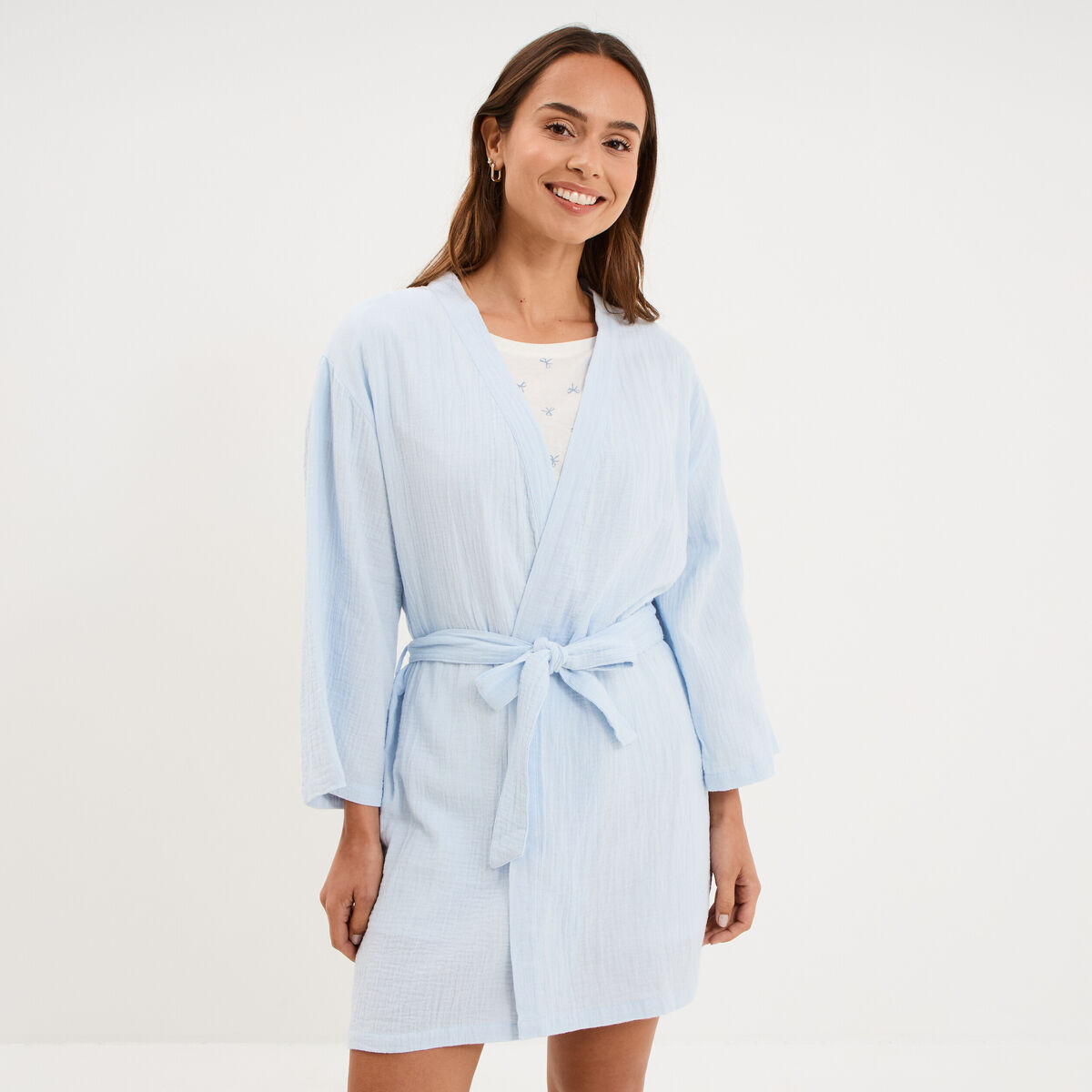 Peignoir court ceintur&eacute; gaze de coton bleu ciel femme