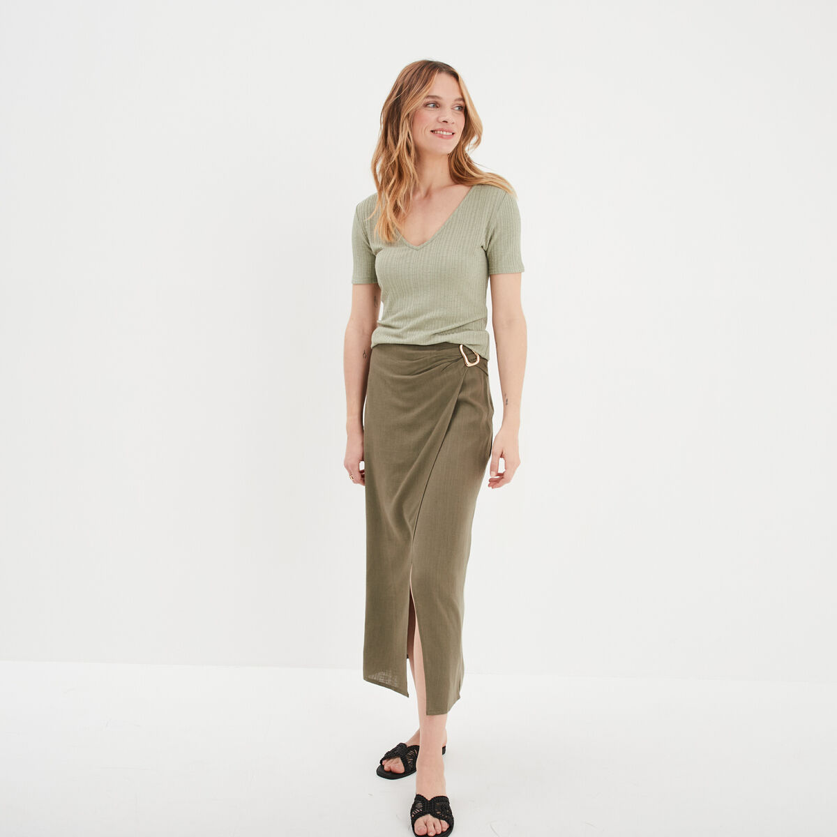 T-shirt col en V côtelé vert kaki femme