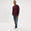 Pull en maille textur&eacute;e col rond prune homme