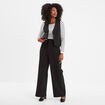 Pull côtelé col carré tricotage en côte blanc femme