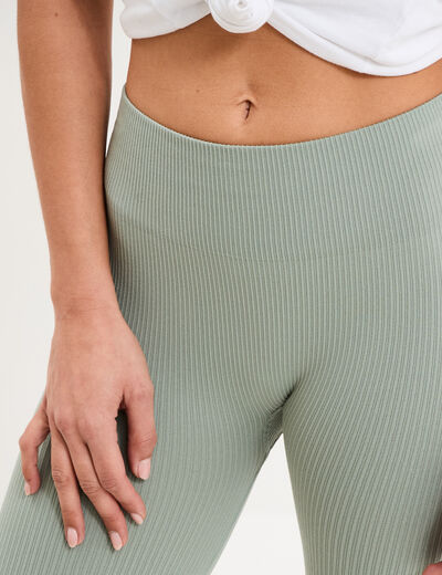 Short cycliste de sport c&ocirc;tel&eacute; stretch vert pastel femme