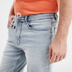 Bermuda droit &agrave; coulisse en jean denim bleach homme