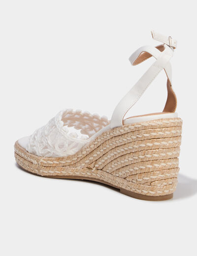 Sandales compens&eacute;es avec d&eacute;tails tress&eacute;s blanc femme