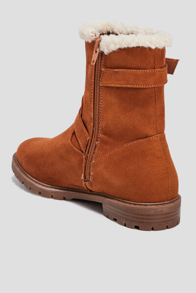 Bottines fourrées avec boucles marron femme
