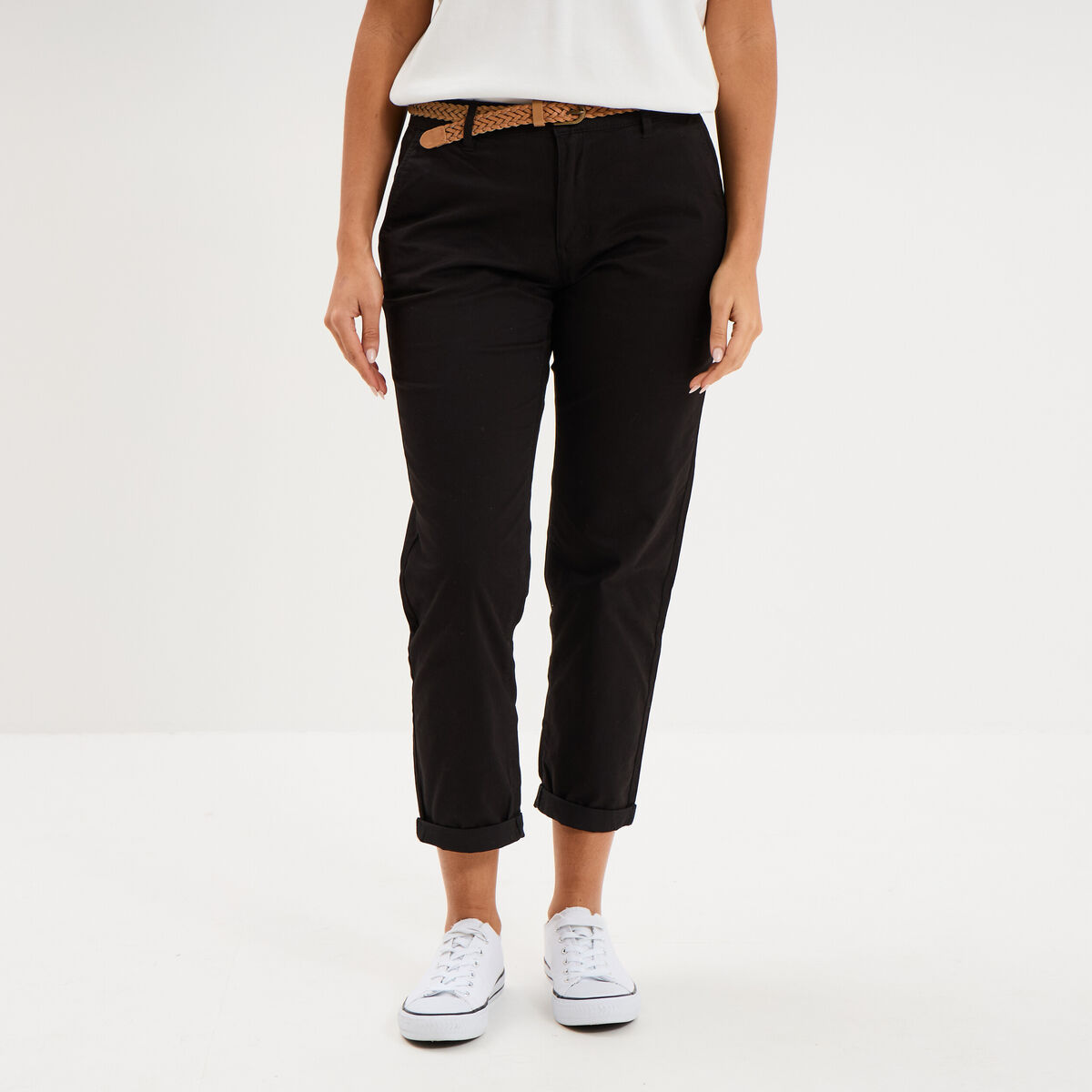 Pantalon chino 7/8&egrave;me ceinture tress&eacute;e noir femme