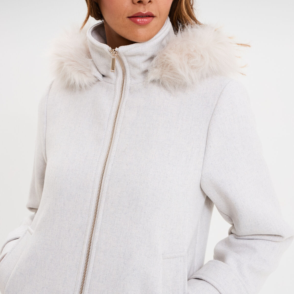 Manteau &agrave; capuche fausse fourrure gris clair femme