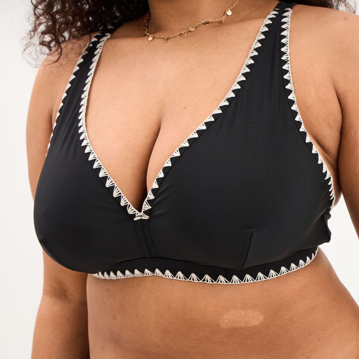 Haut de maillot de bain triangle brod&eacute; noir femme grande taille