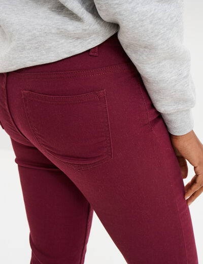 Pantalon slim en coton elasthanne bordeaux femme