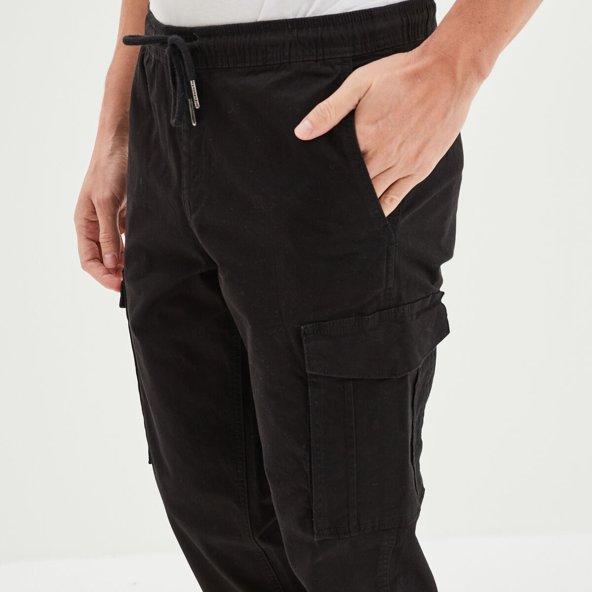 Pantalon cargo taille &eacute;lastiqu&eacute;e noir homme
