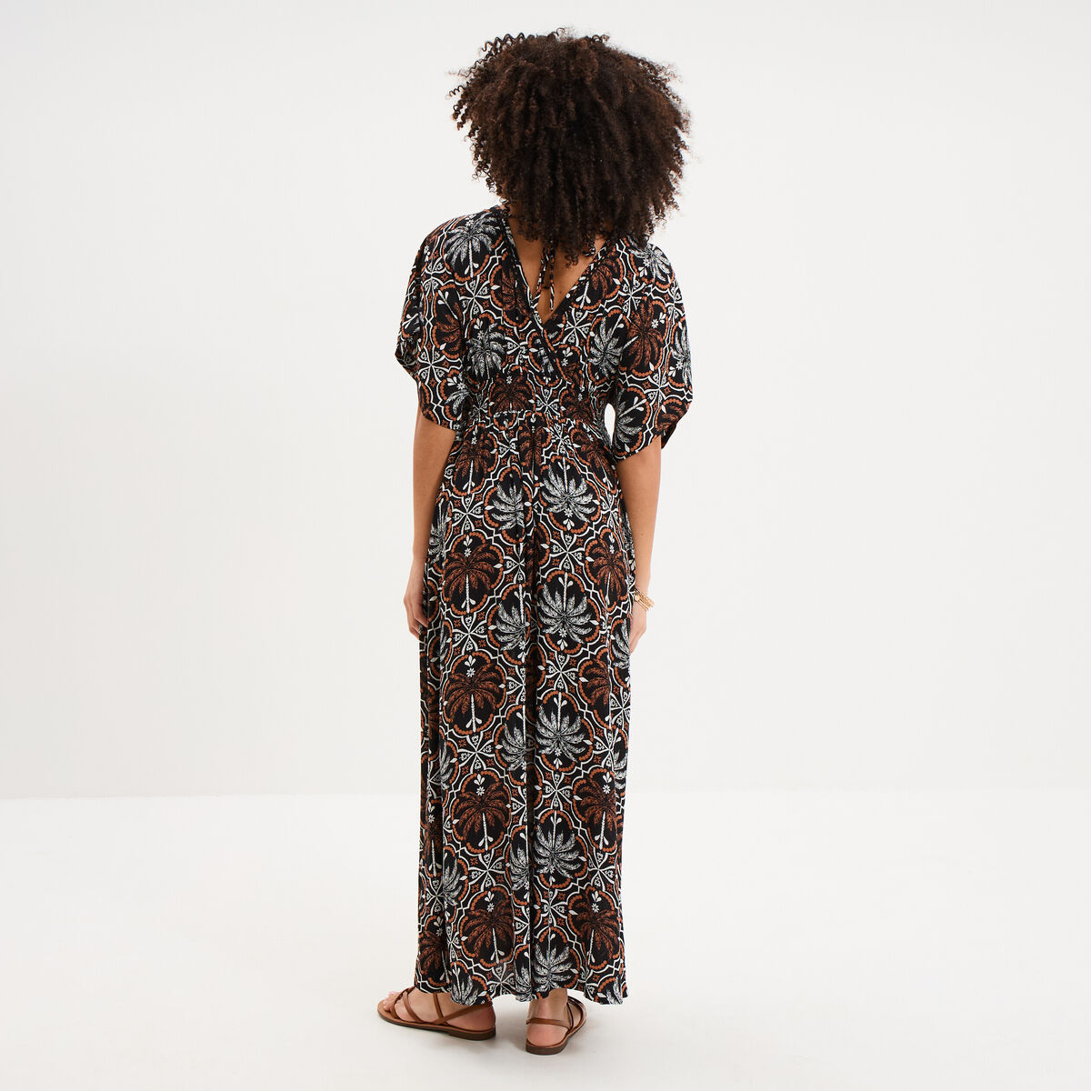Robe fluide longue col et dos en V noir femme