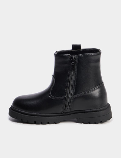 Bottines crantées avec clous coeurs noir fille