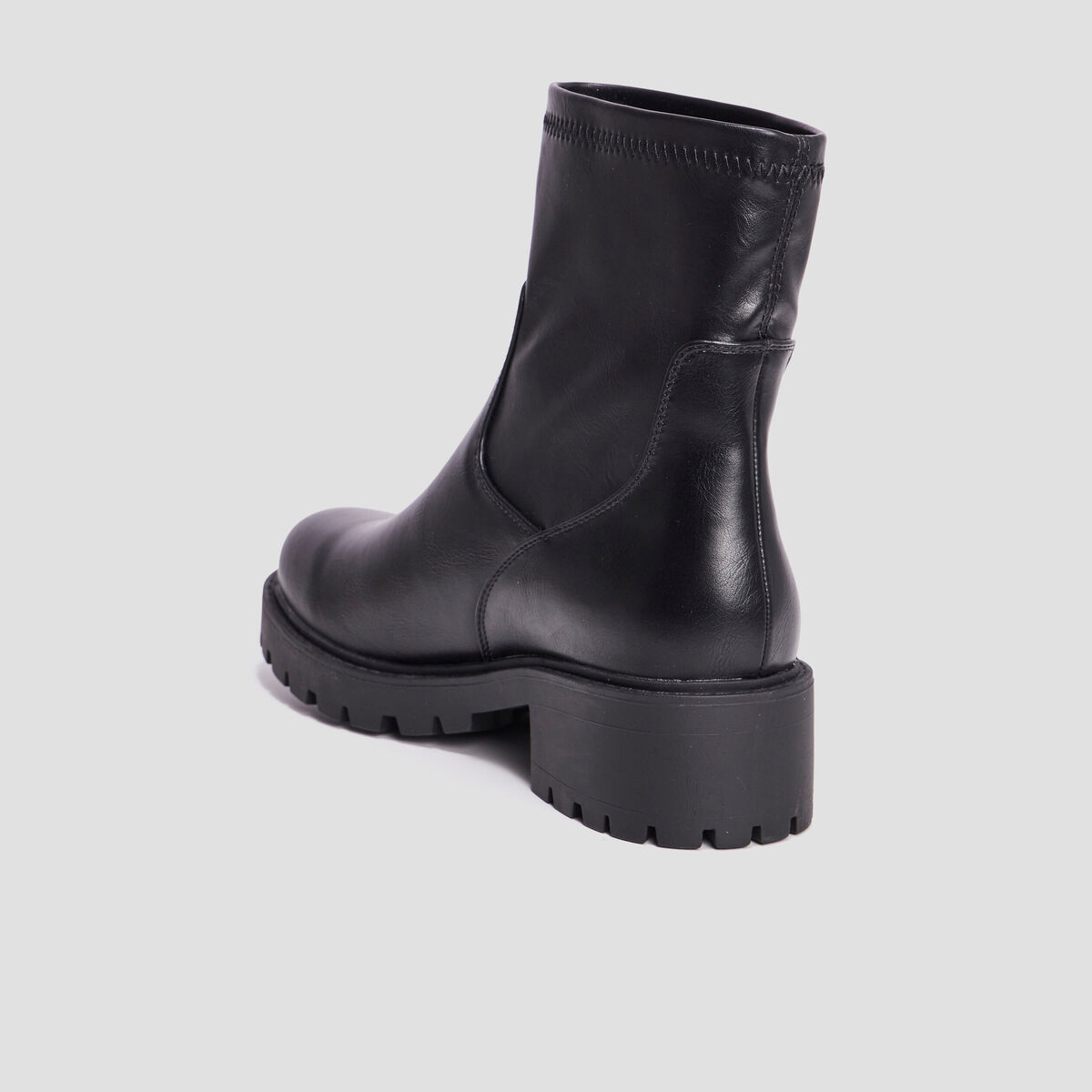 Bottines ranger crant&eacute;es bout rond noir femme