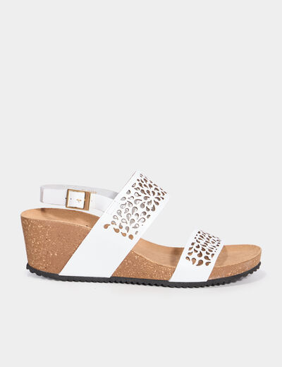 Sandales compensées perforées en cuir blanc femme