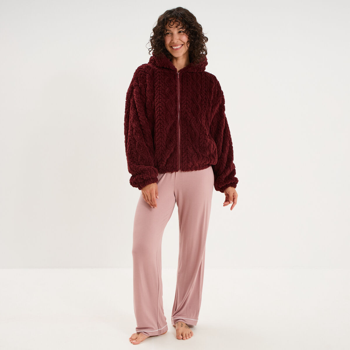Veste fausse fourrure &agrave; capuche prune femme