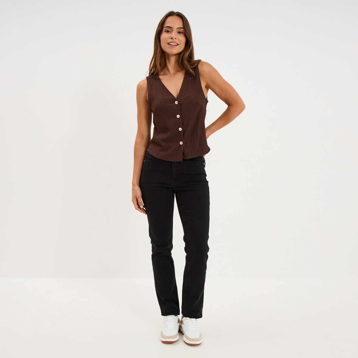 Veston gaufr&eacute; ajust&eacute; boutonn&eacute; col en V marron fonc&eacute; femme
