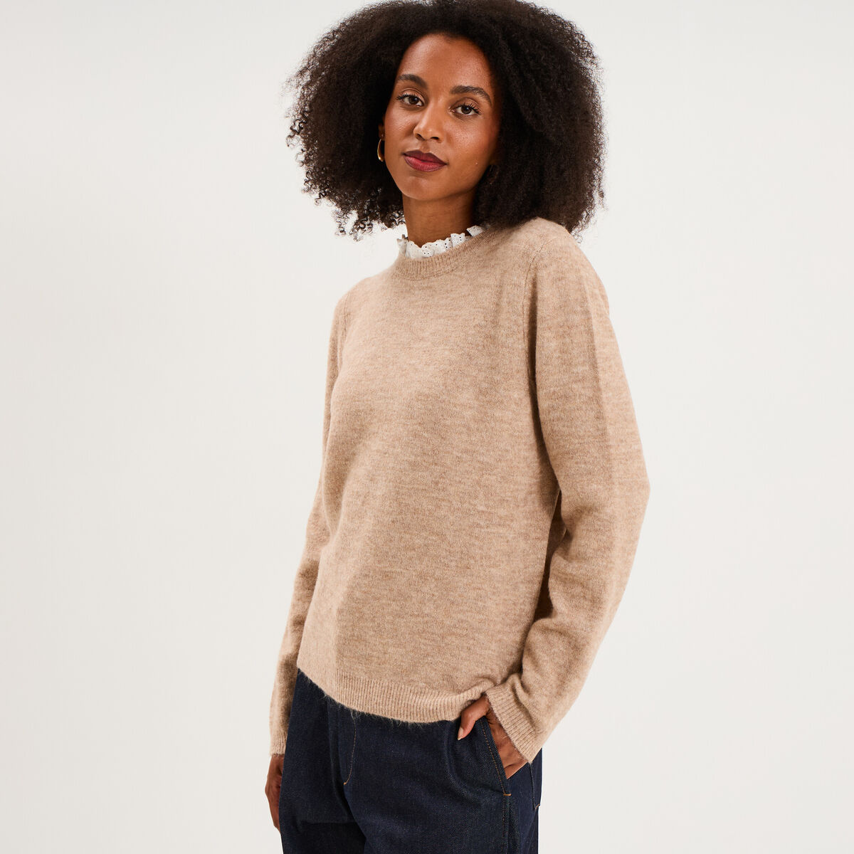 Pull 2 en 1 col rond broderie anglaise beige femme