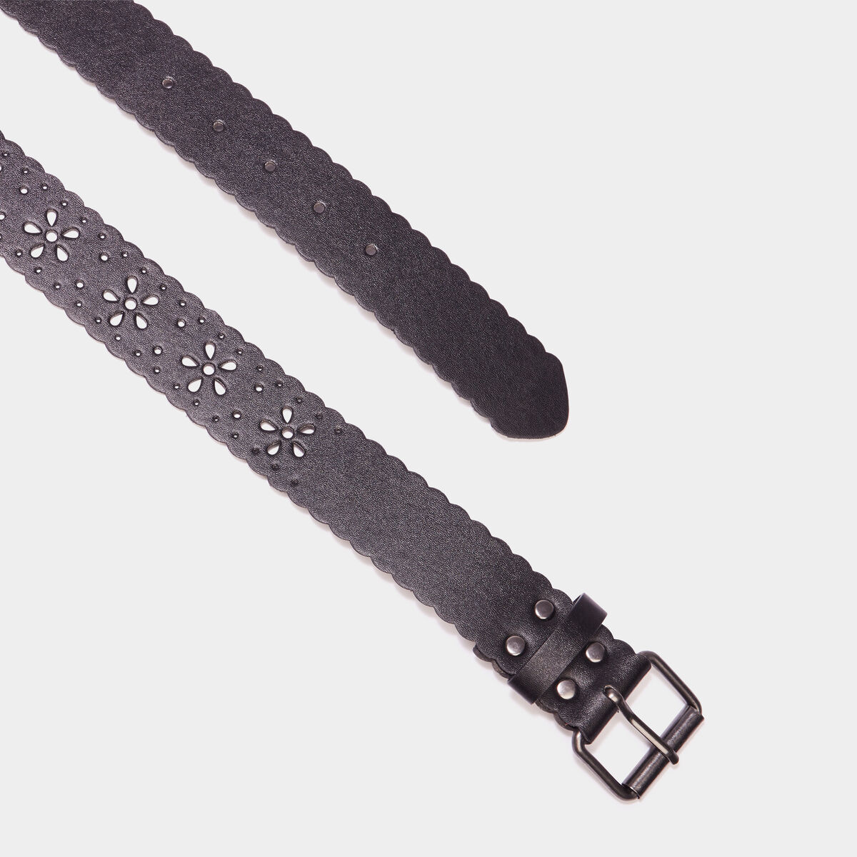Ceinture à perforations et bord festonné noir femme
