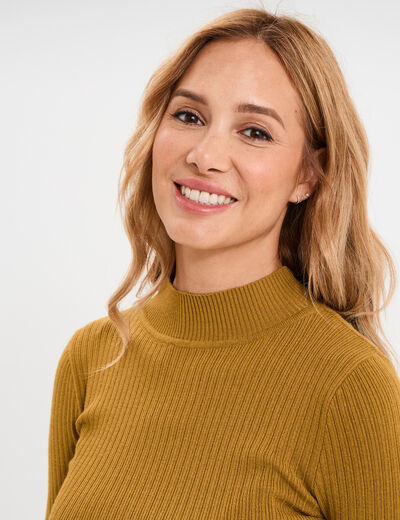 Pull ajusté côtelé col montant vert olive femme