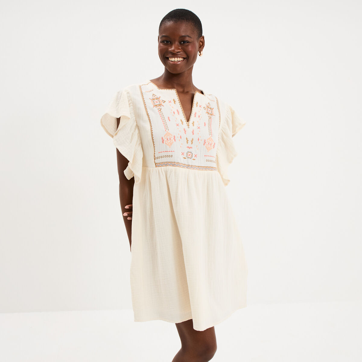 Robe brod&eacute;e manches volants coton creme femme