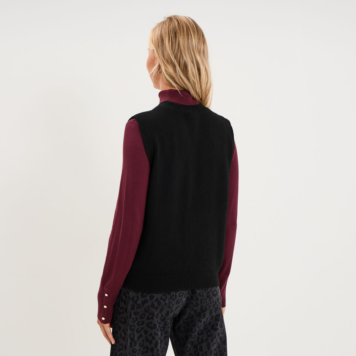 Pull sans manches col rond noir femme
