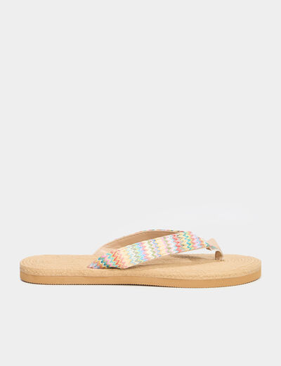 Tongs de plage détails tressés sable femme