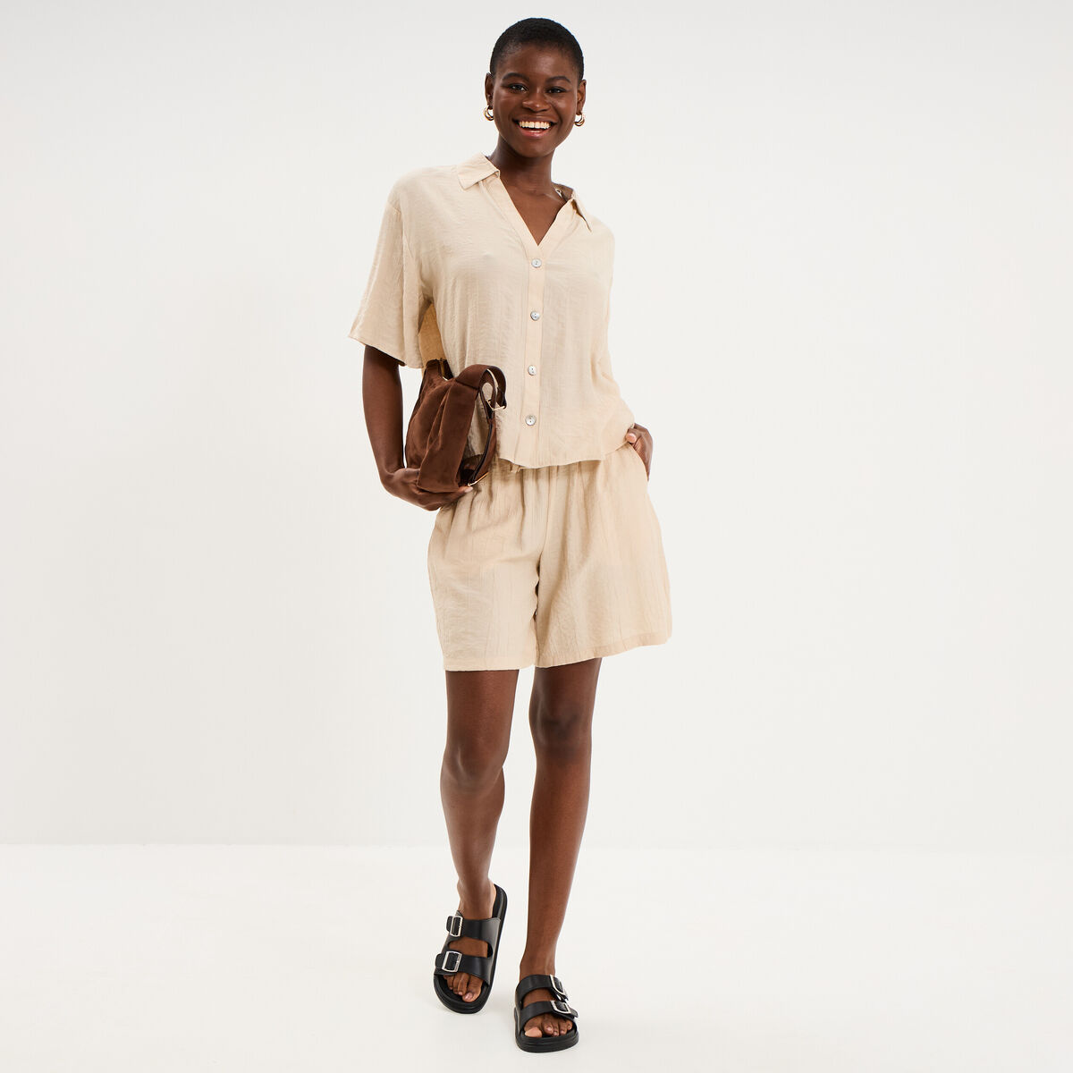 Short droit fluide taille &eacute;lastiqu&eacute;e beige femme