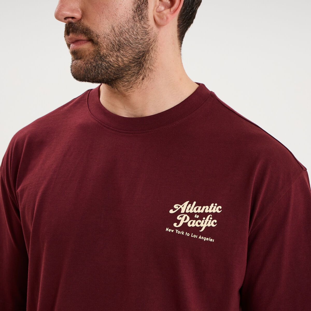 T-shirt manches courtes relax coton violet fonc&eacute; homme