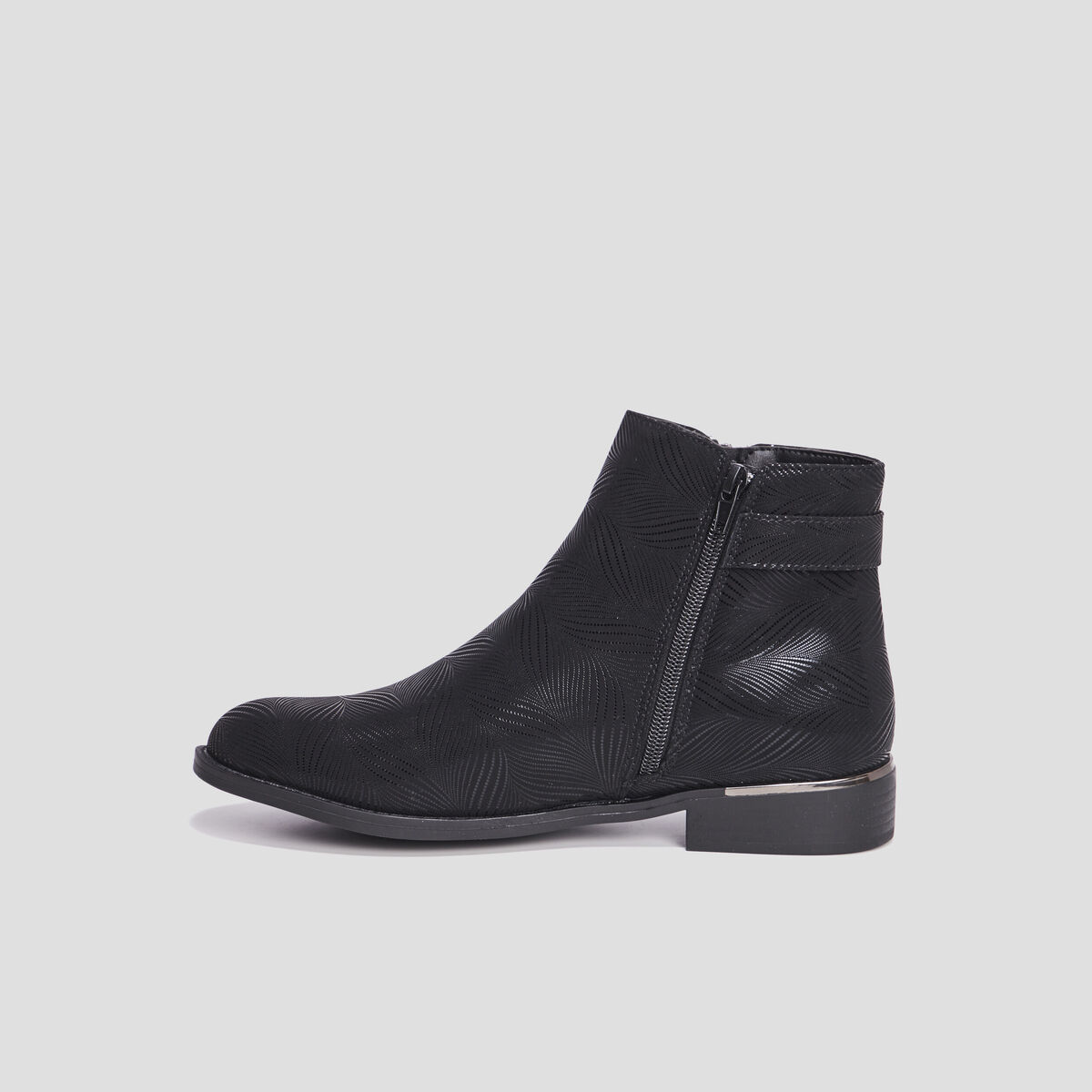 Bottines zippées avec perforations noir femme