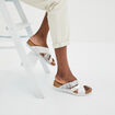 Mules pied large en cuir Confortissimo blanc femme