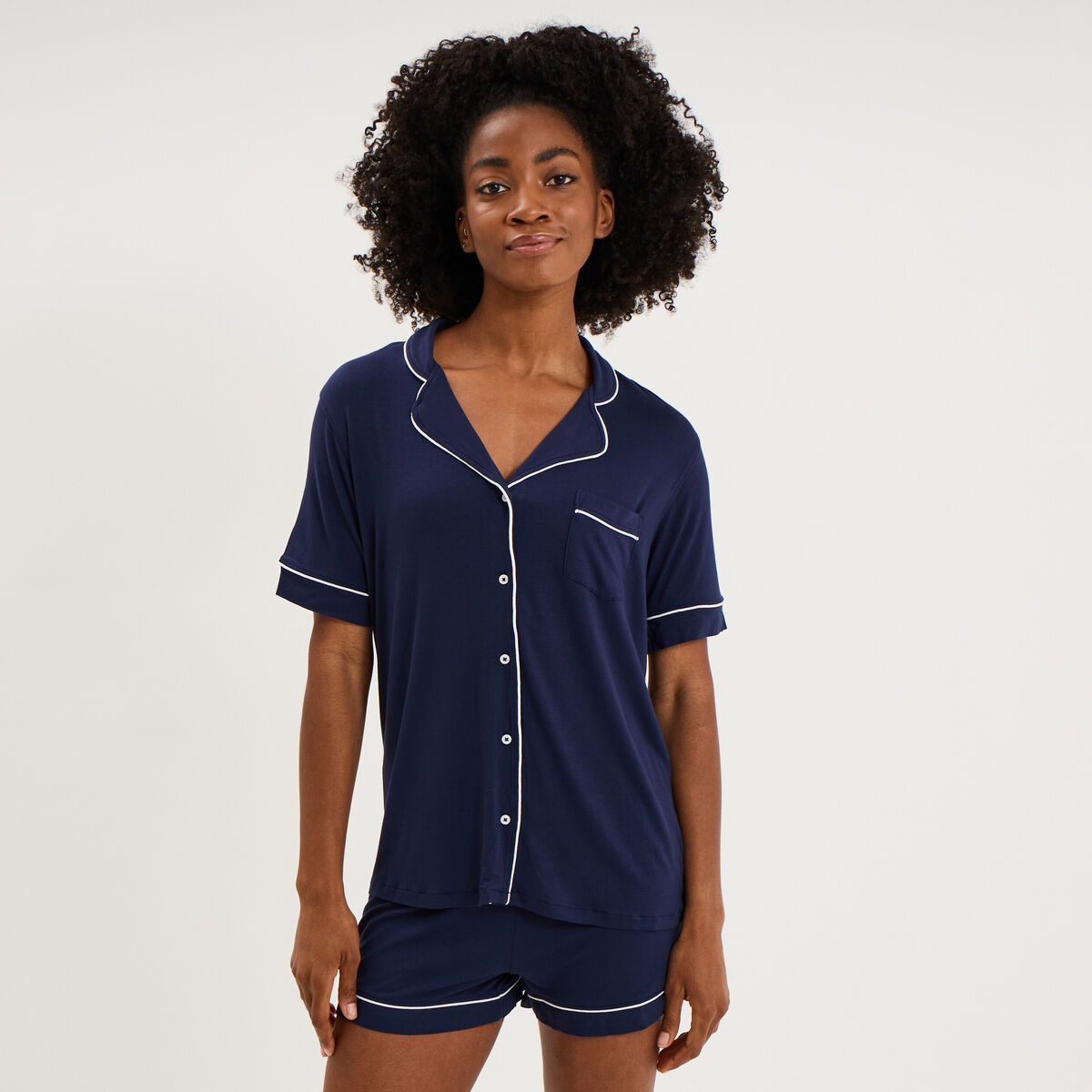 Ensemble pyjama fluide short et chemise bleu marine femme