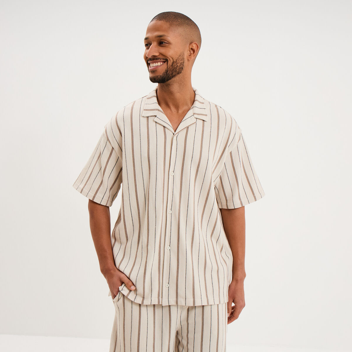 Chemise droite col cubain coton beige homme
