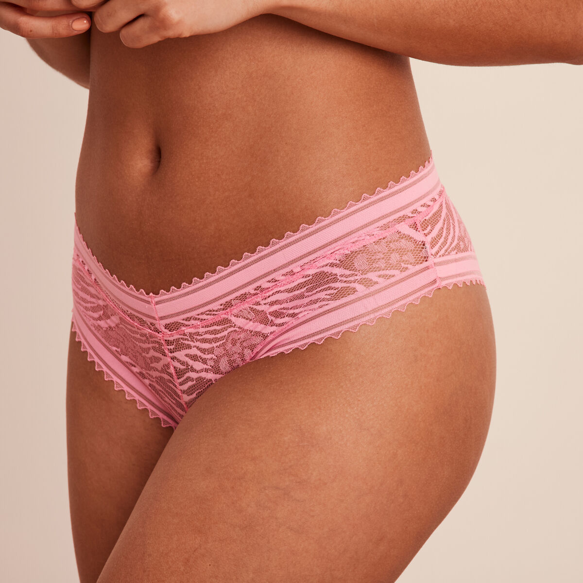 Shorty en dentelle rose femme