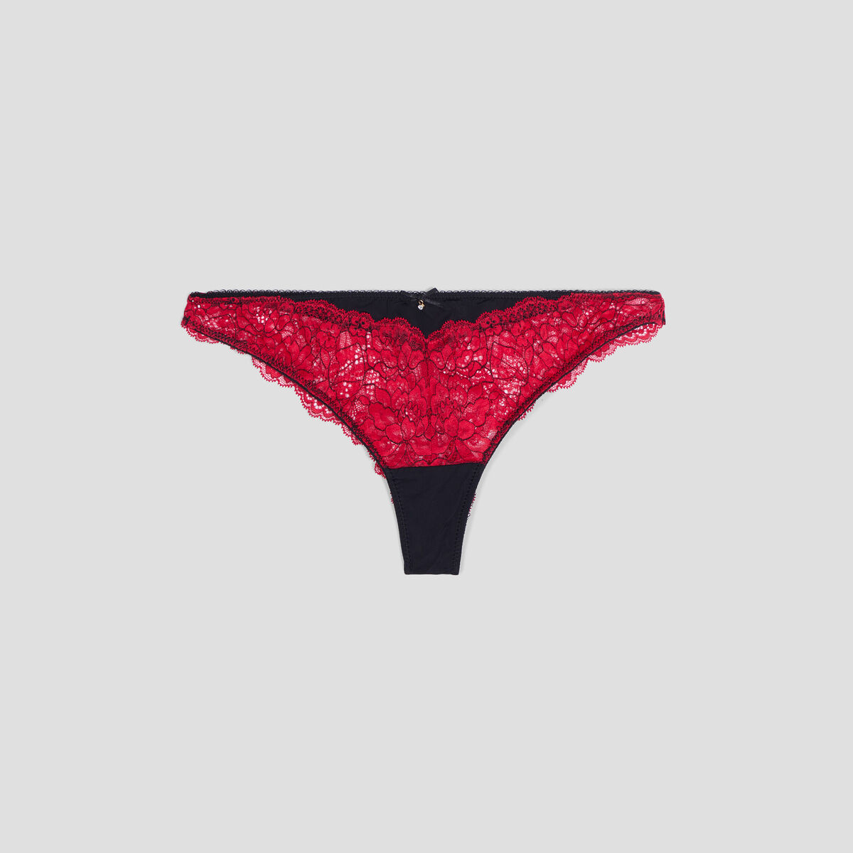 Tanga &agrave; micro dentelle rouge femme
