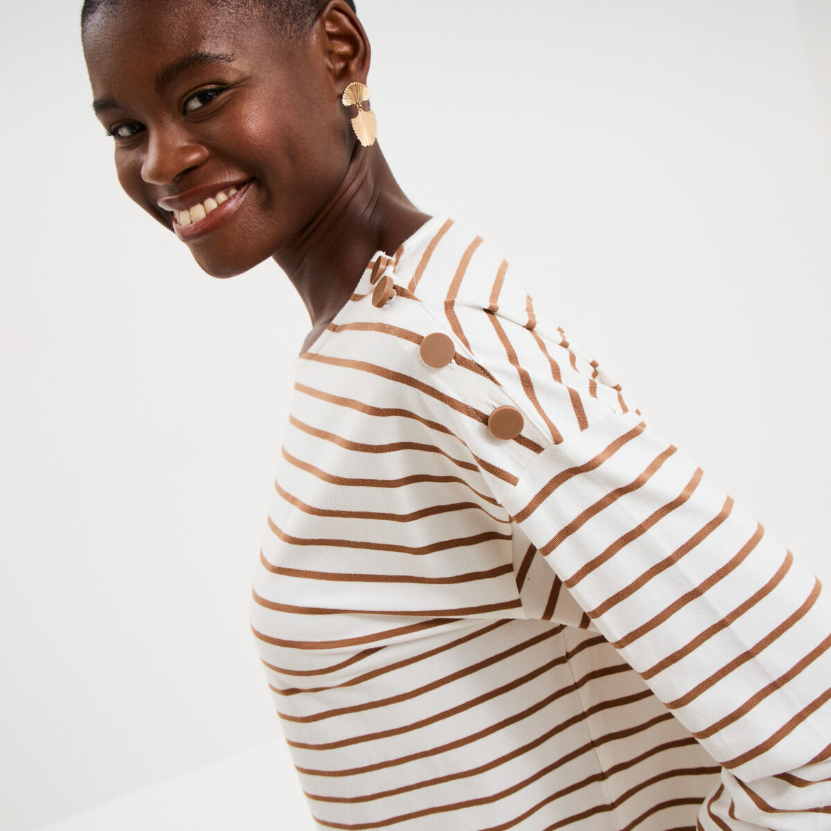 T-shirt marini&egrave;re col rond avec boutons ecru femme