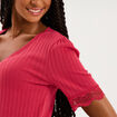 Blouse manches courtes col V dentelle rose cerise femme