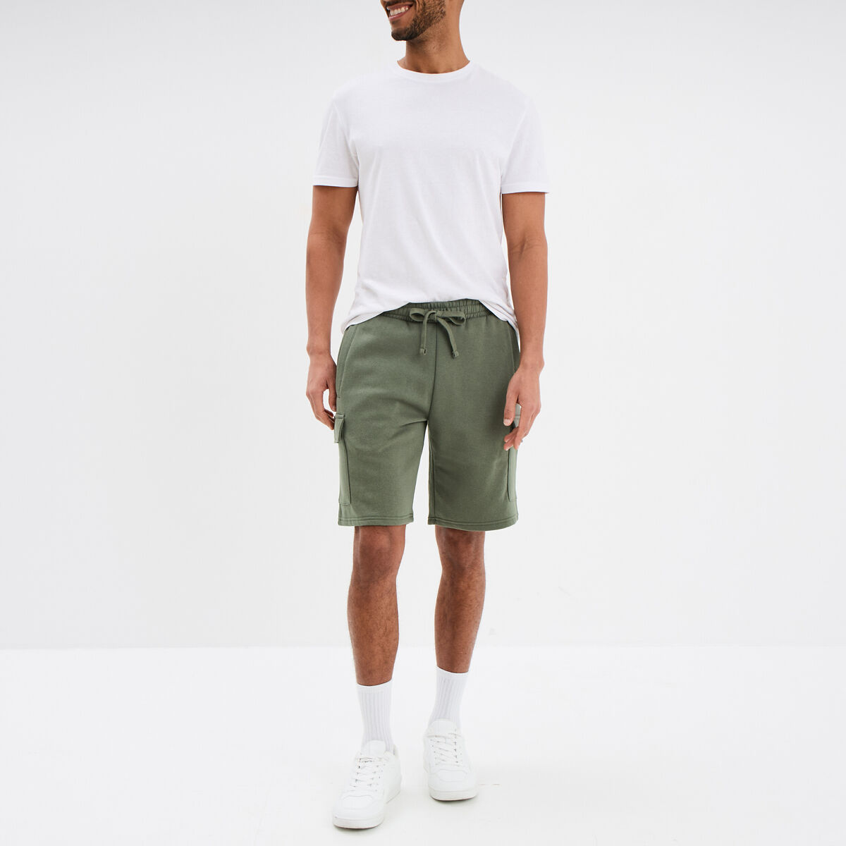 Bermuda cargo molleton taille élastiquée vert kaki homme