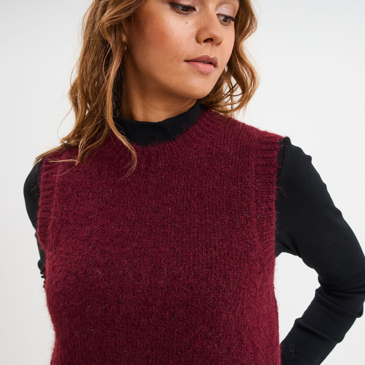 Pull sans manches col rond bordeaux femme