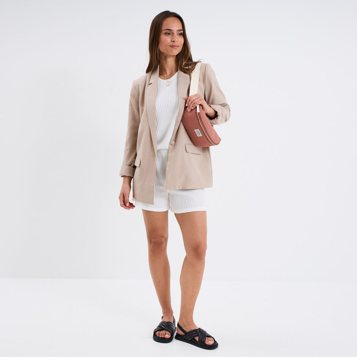 Short droit effet crochet blanc femme