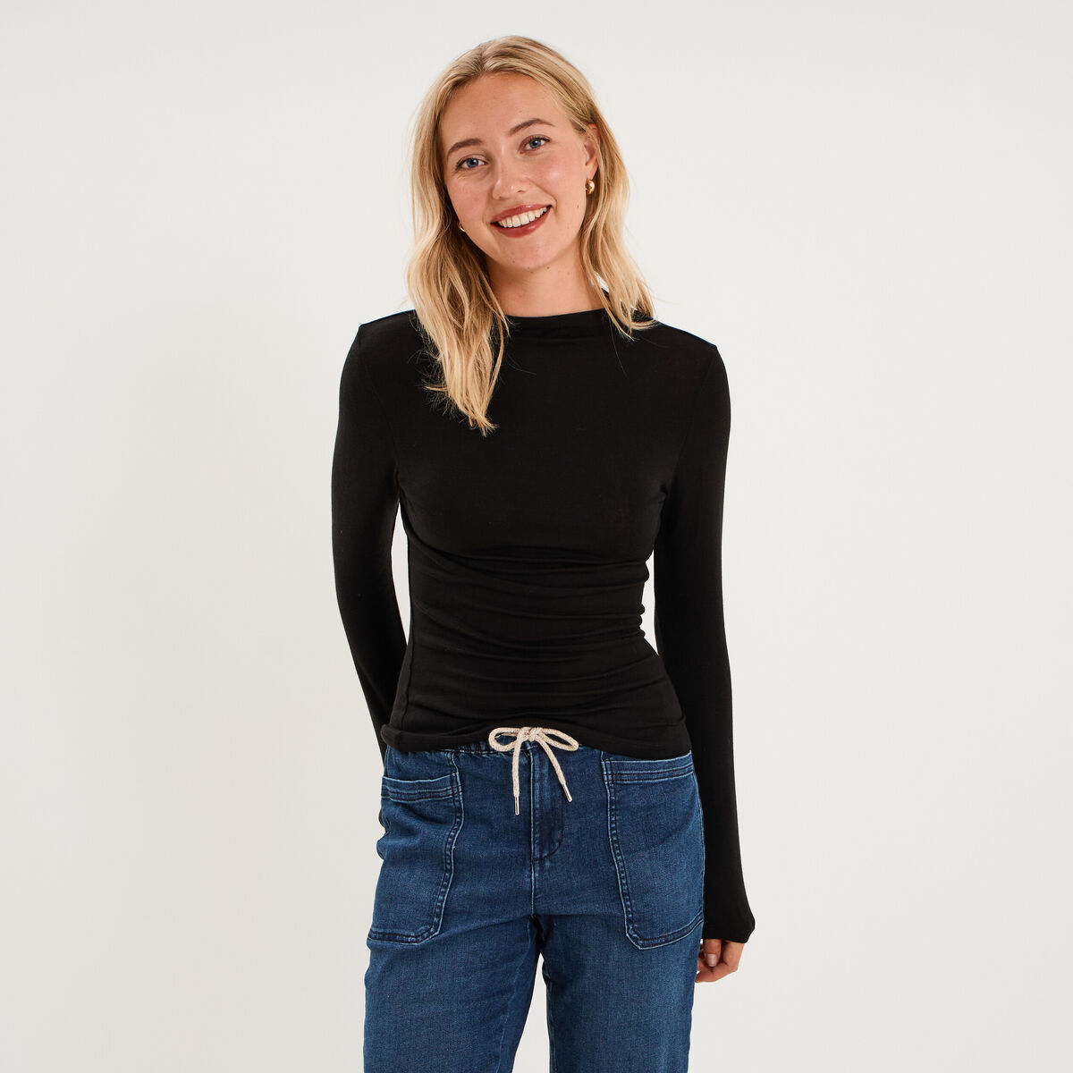 T-shirt cintr&eacute; col montant lyocell noir femme