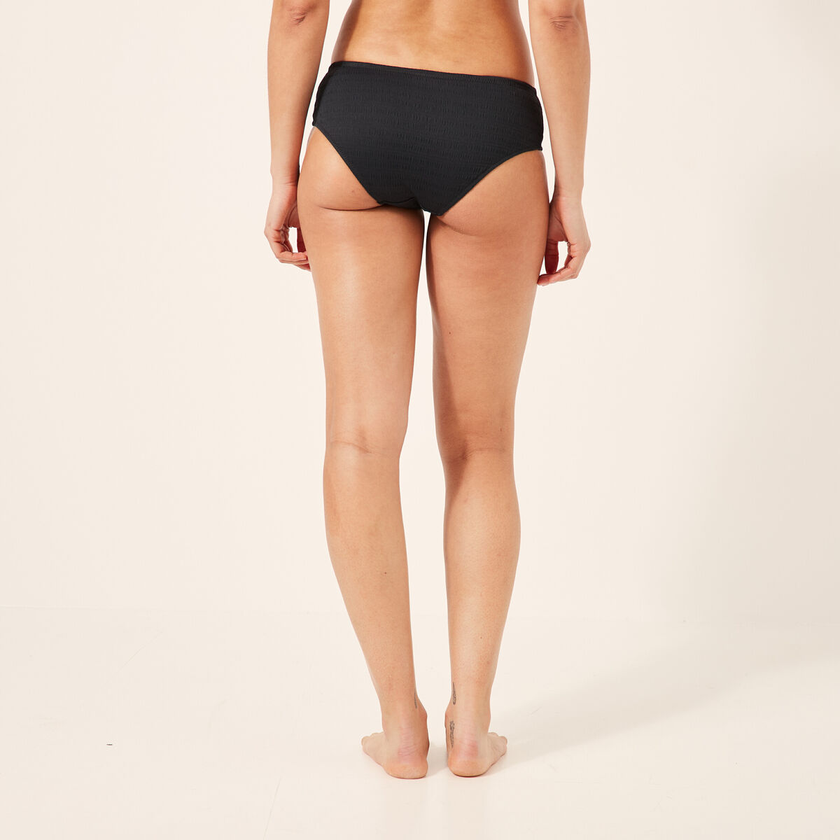 Shorty bas de maillot de bain textur&eacute; noir femme